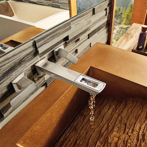 Wall-mount sink faucet in the collection Vettis® de BrizoMD, Brilliance® Luxe Nickel