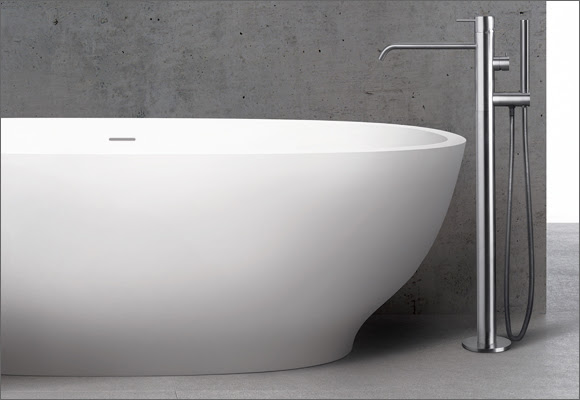 Freestanding Tub image 1