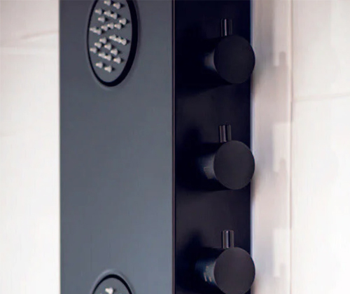 Body jets of the PD-810-S/MBKSS Aquamasage® shower column from PierDeco, black
