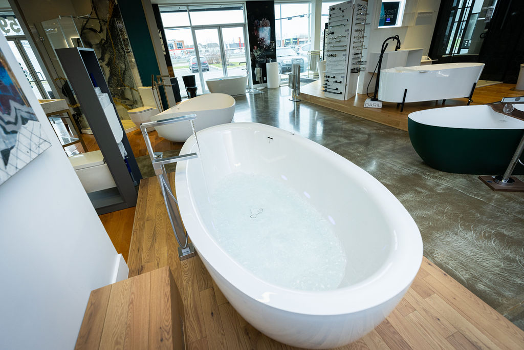 Espace Plomberium Laval Store – Bathroom plumbing products, bathtubs