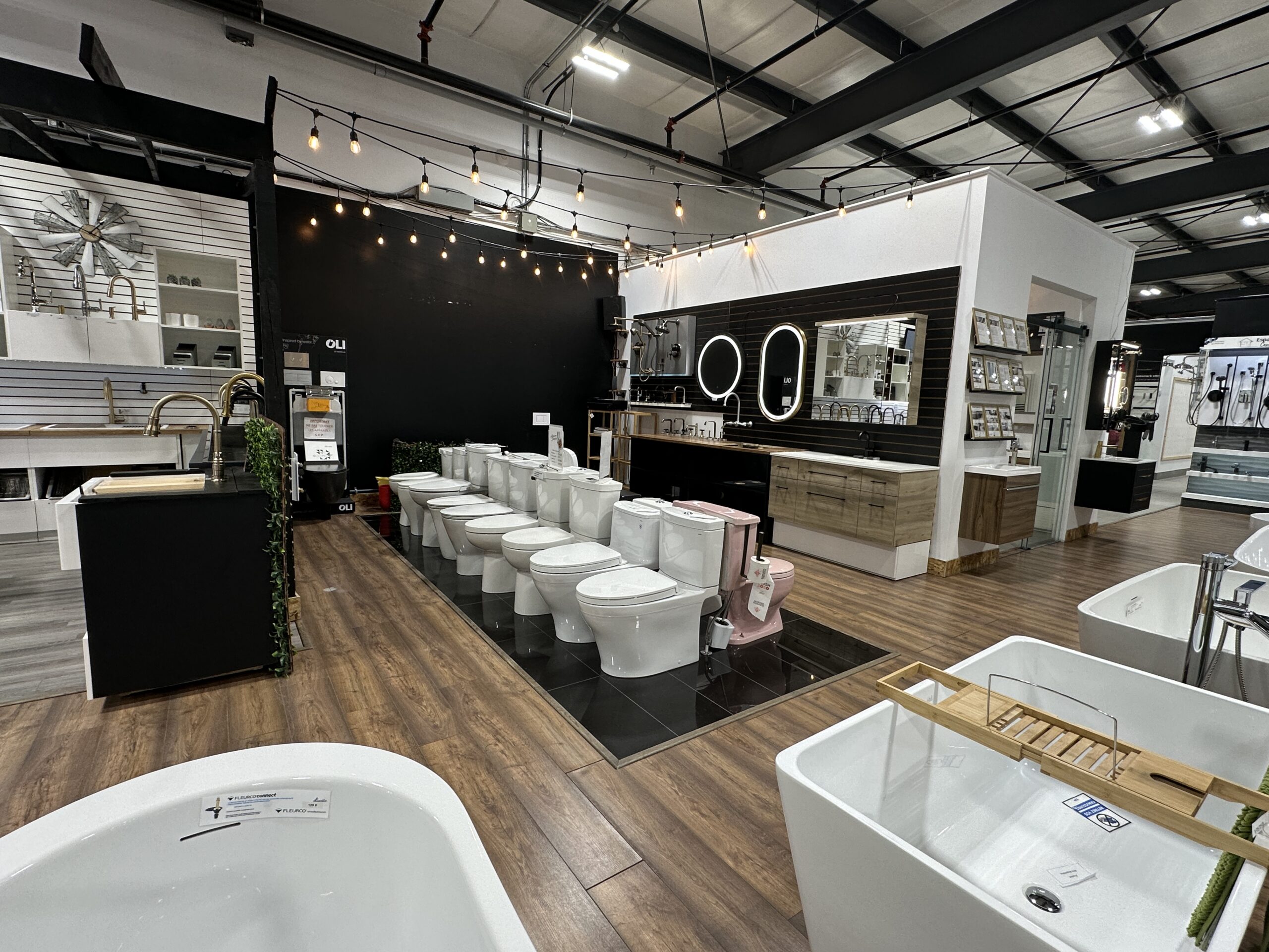 Espace Plomberium Saint-Eustache Boutique – Bathroom plumbing products, bathtubs, and toilets
