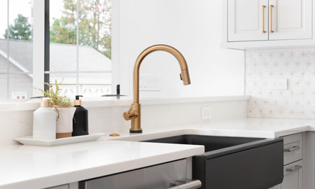 What Are the Elements of Farmhouse Kitchen?
