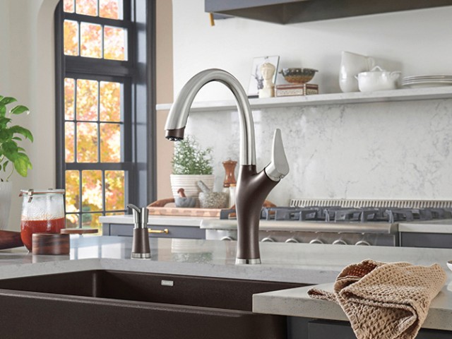 Arrtona Kitchen Faucet in Stainless Steel and SILGRANIT Anthracite